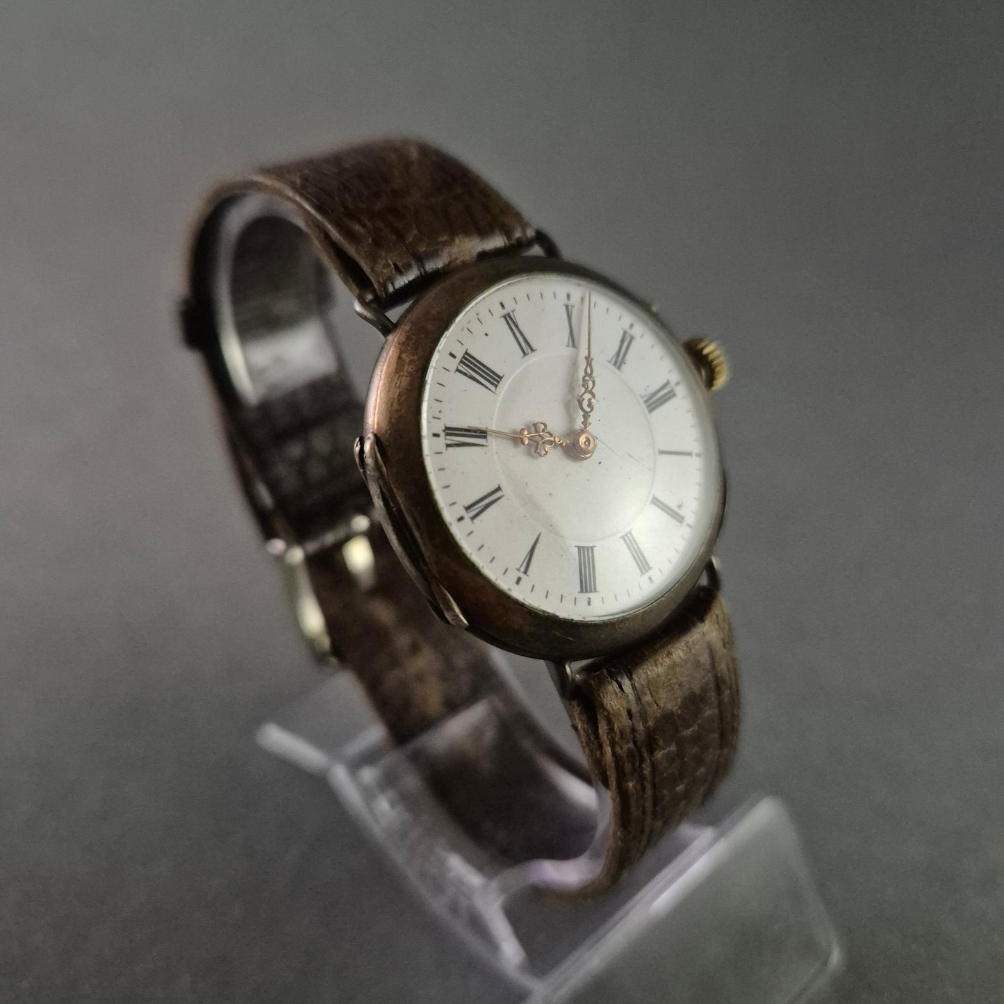 Antike Herrenarmbanduhr – Klassisches Design mit römischen Ziffern