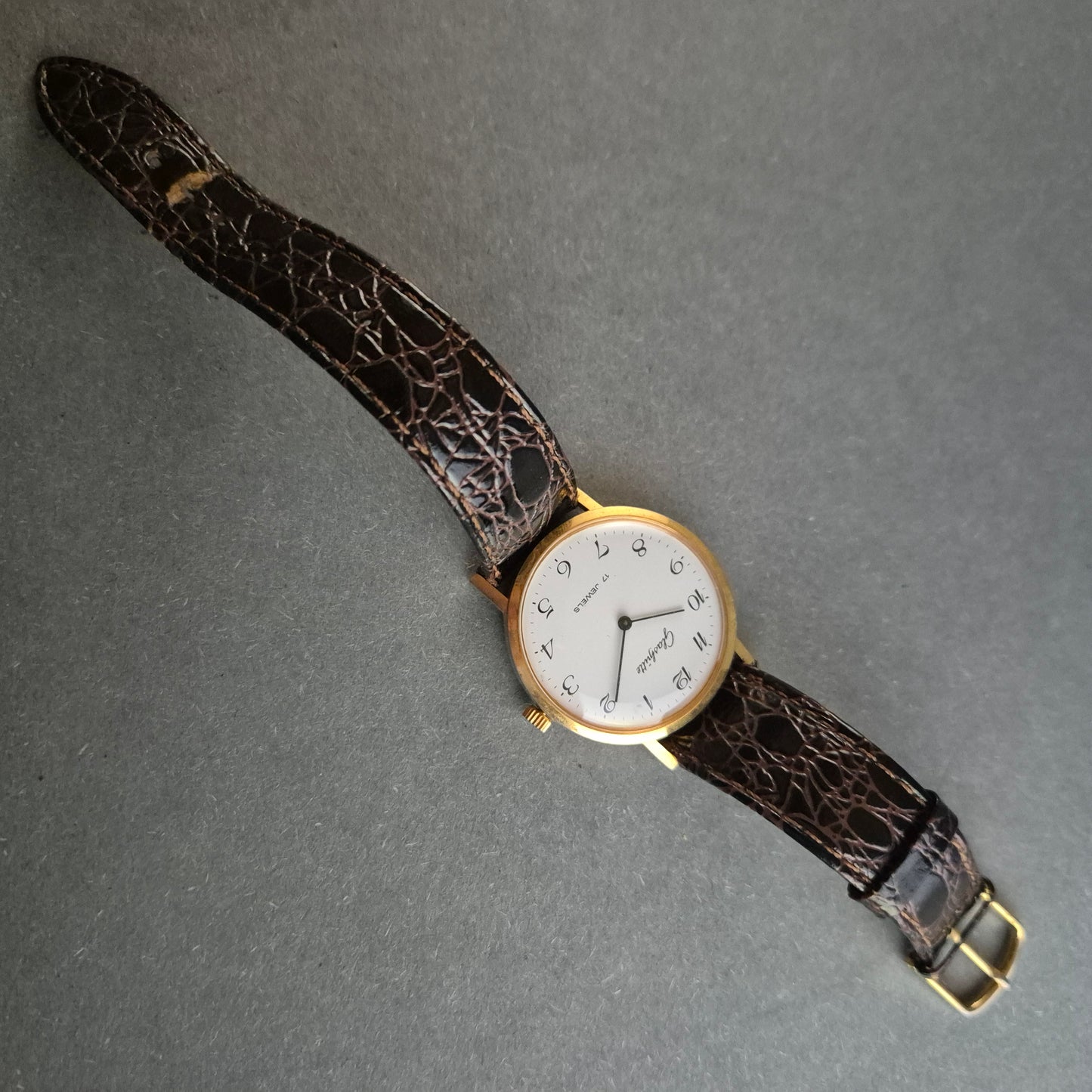 Elegante Glashütte Herrenarmbanduhr – Klassisches Design mit 17 Rubinen
