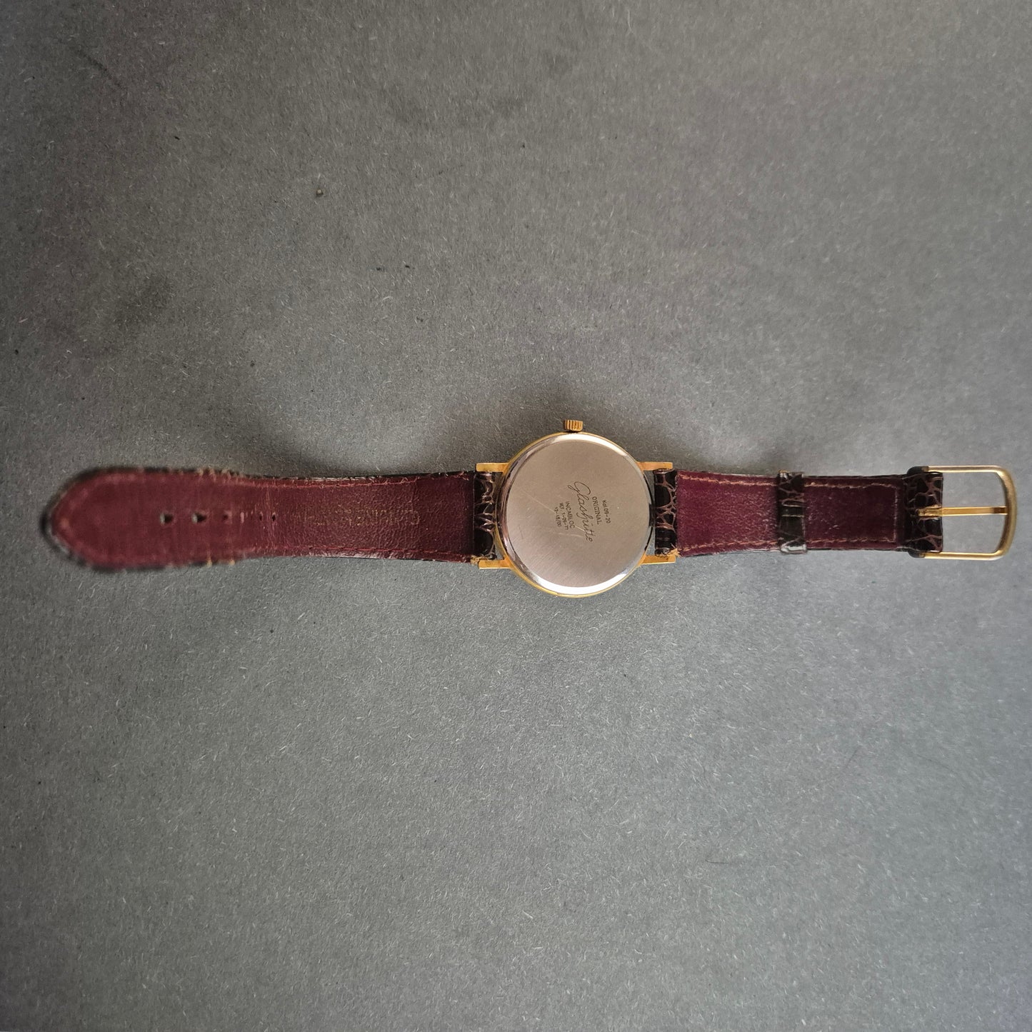 Elegante Glashütte Herrenarmbanduhr – Klassisches Design mit 17 Rubinen