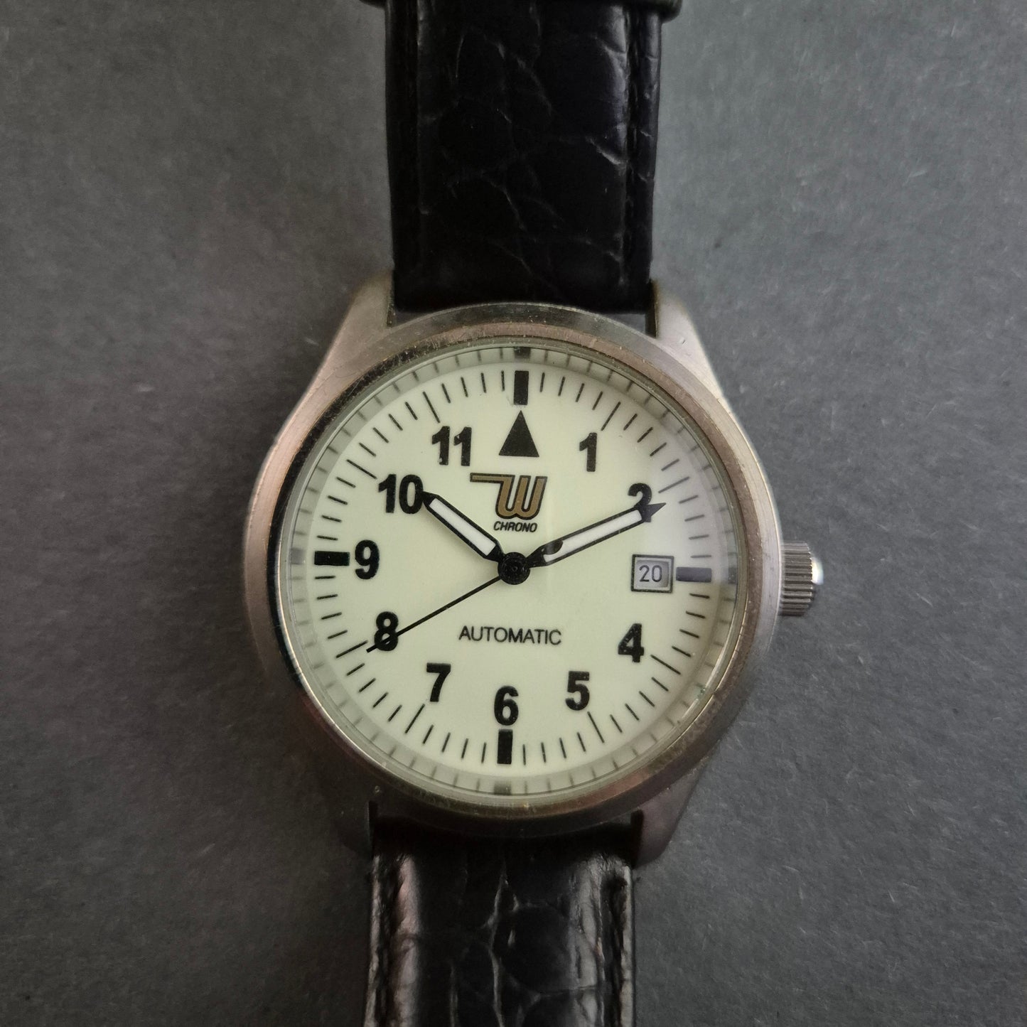 W Chrono Herrenarmbanduhr – Robustes Automatikmodell mit Datumsanzeige