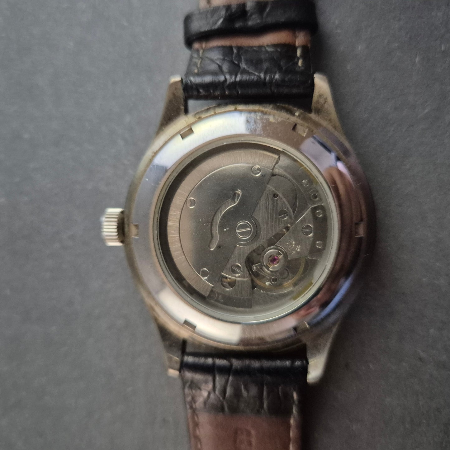 W Chrono Herrenarmbanduhr – Robustes Automatikmodell mit Datumsanzeige