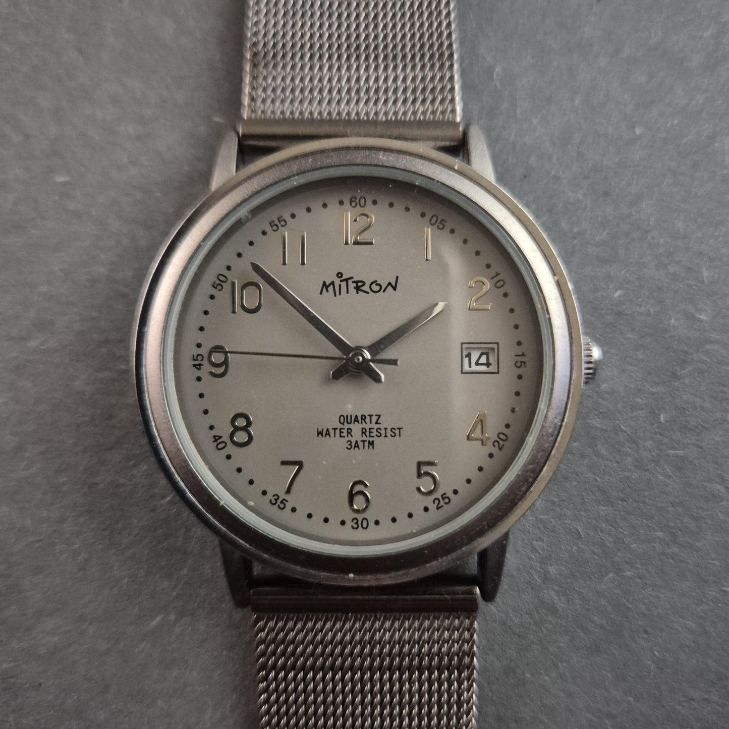 Elegante Mitron Herrenarmbanduhr – Edelstahl-Milanaiseband