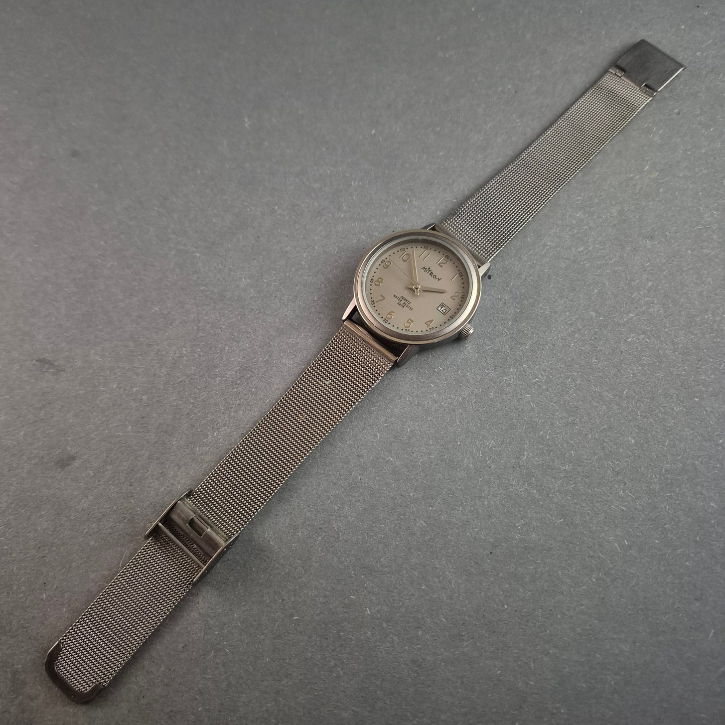 Elegante Mitron Herrenarmbanduhr – Edelstahl-Milanaiseband
