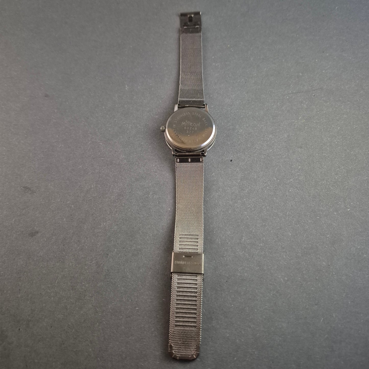 Elegante Mitron Herrenarmbanduhr – Edelstahl-Milanaiseband