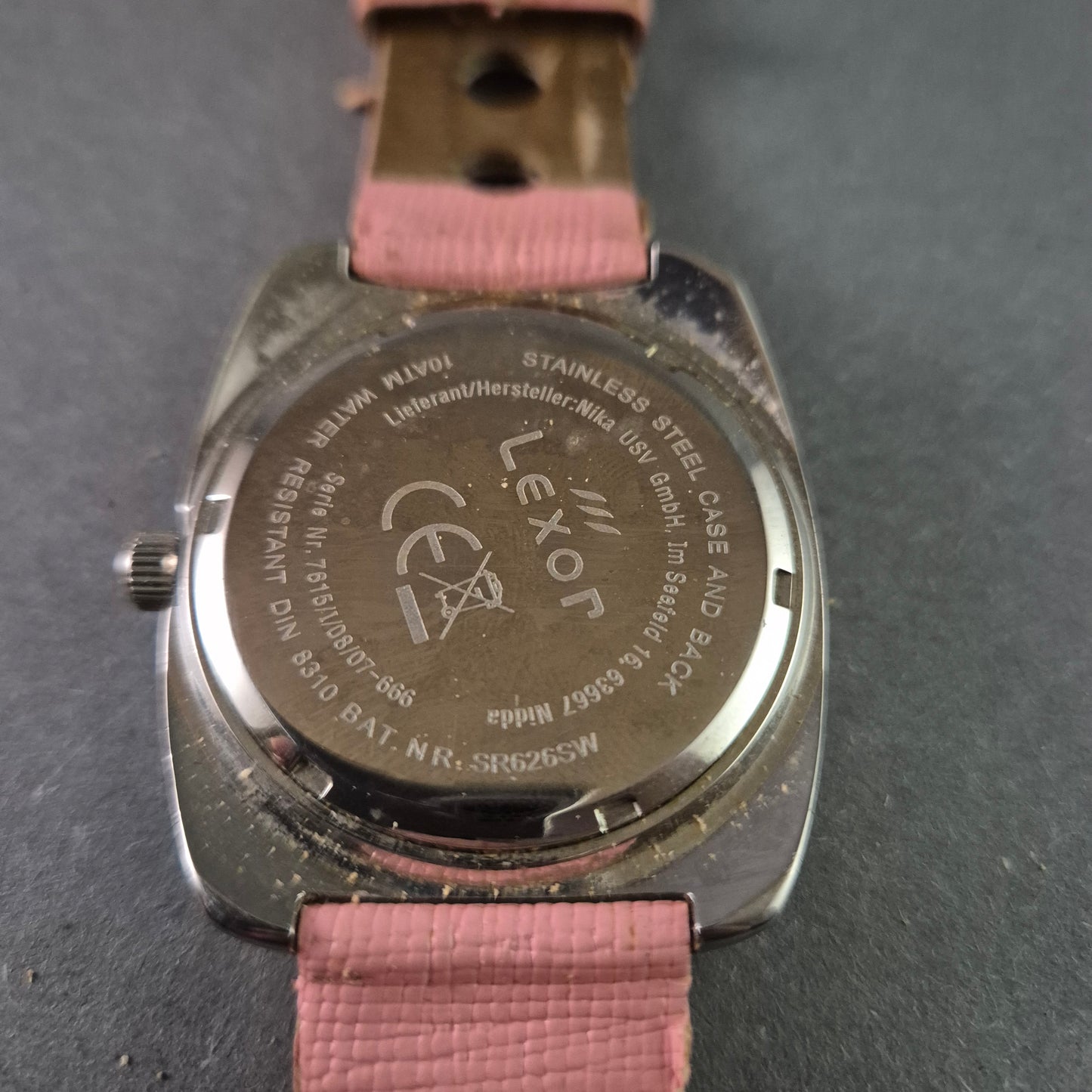 Sportliche Lexor Taucheruhr mit markantem Design – Pink & Rot