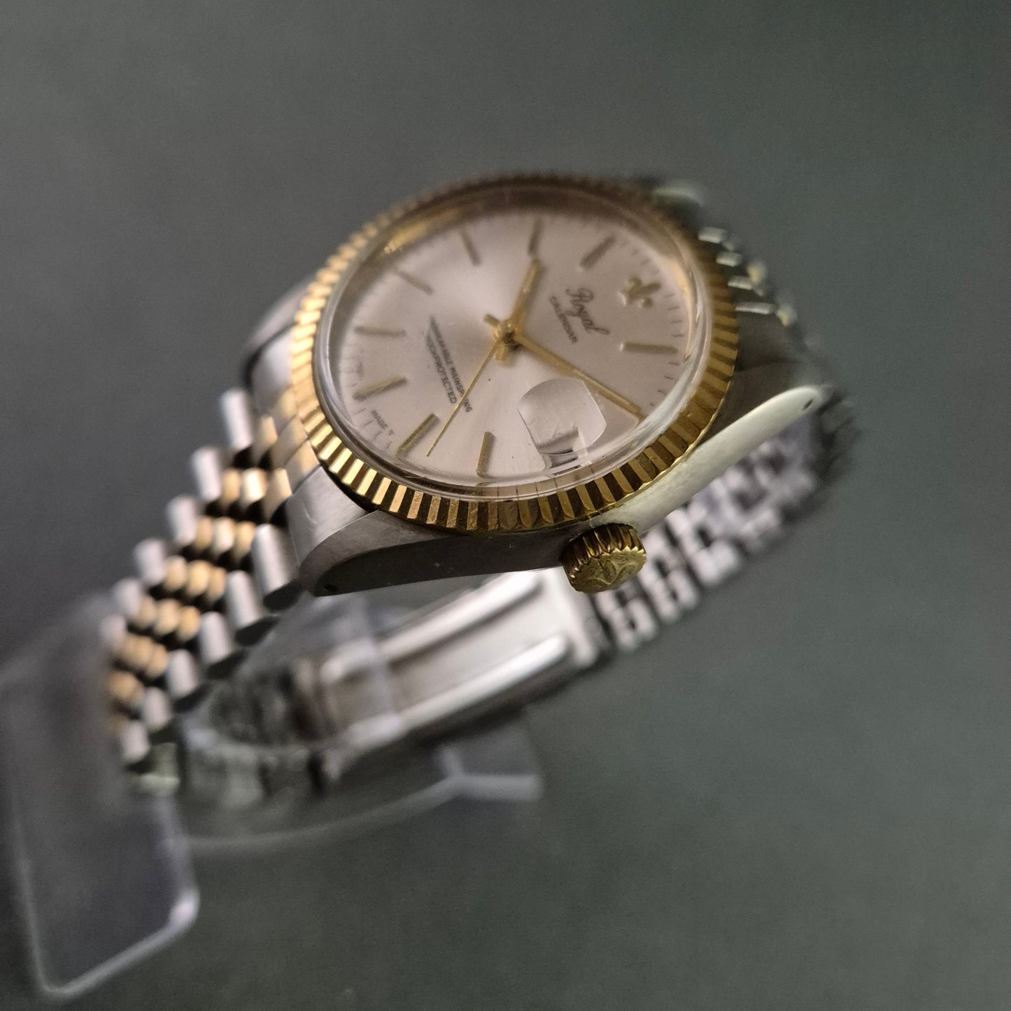 Elegante Royal Calendar Herrenuhr – Klassischer Stil mit Zweifarben-Design