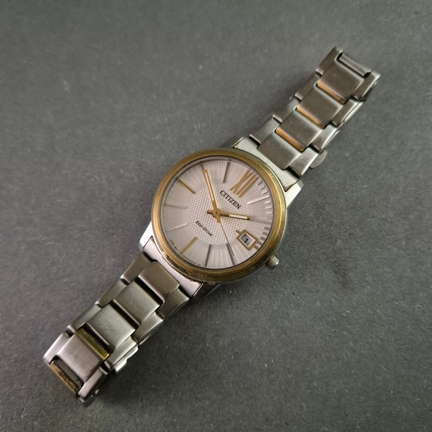 Citizen Eco-Drive Herrenarmbanduhr – Zeitlose Eleganz mit Solarantrieb