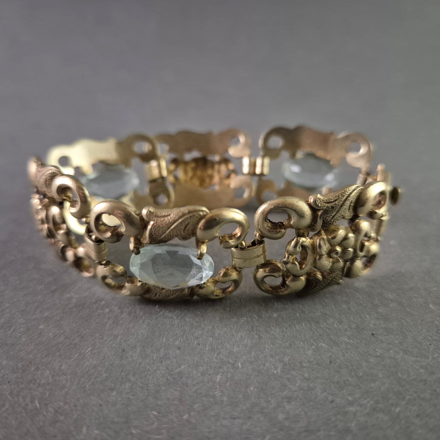 Antikes Goldarmband mit blauen Steinen – Elegantes Jugendstil-Design