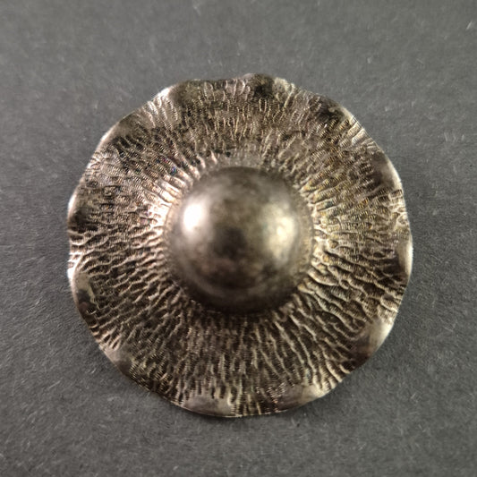 Vintage Silberbrosche im Sonnenhut-Design – Handgefertigtes Unikat