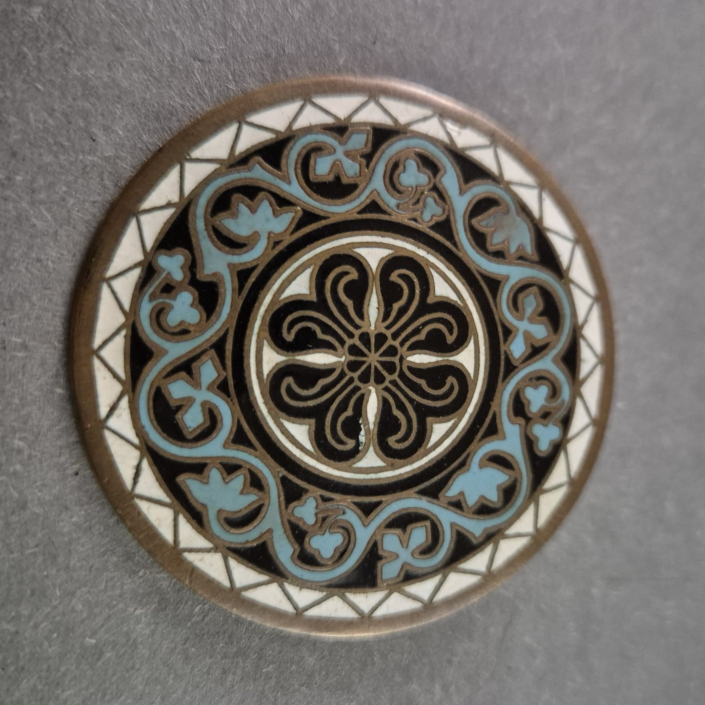 Antike Cloisonné-Brosche – Orientalisches Emaille-Design