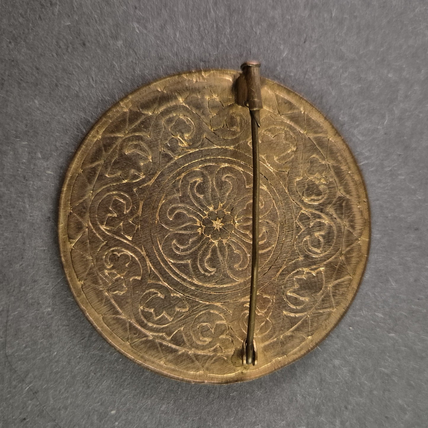 Antike Cloisonné-Brosche – Orientalisches Emaille-Design