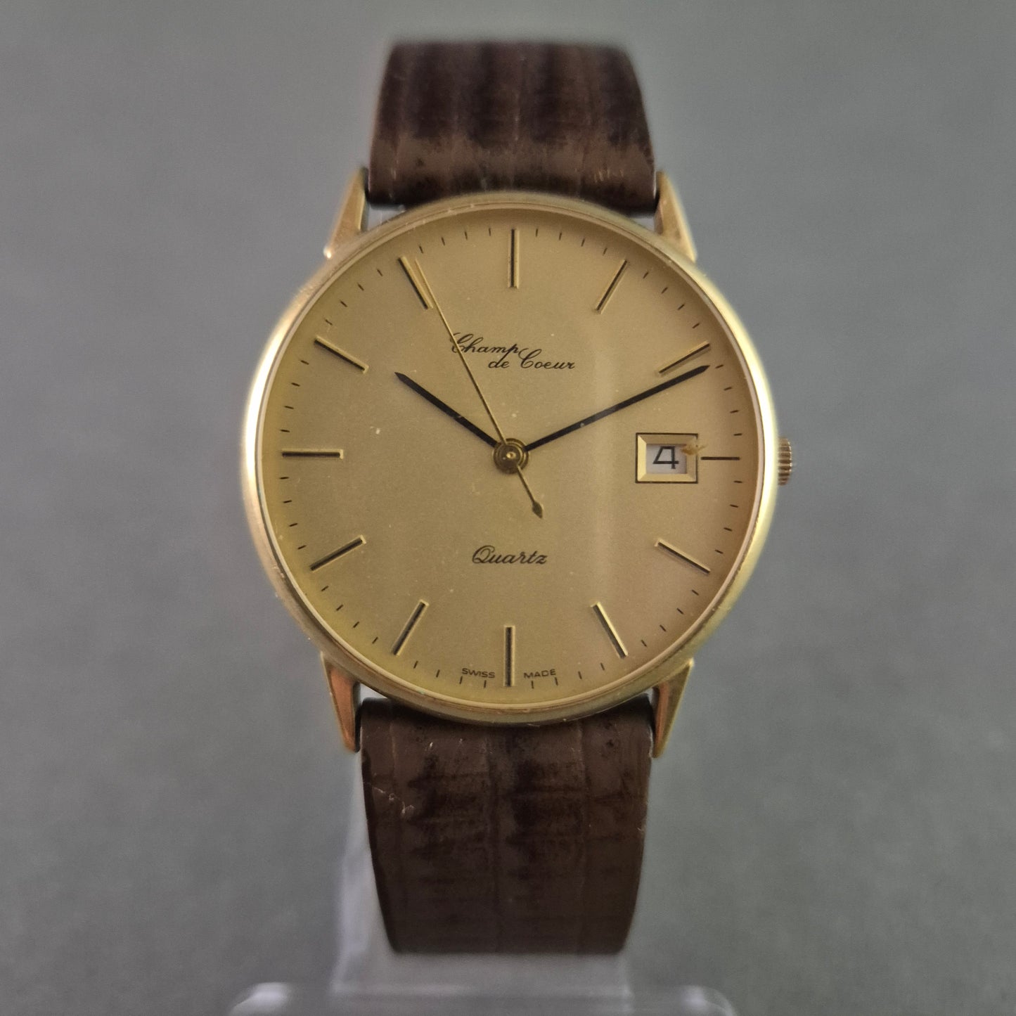 Edle Champ de Coeur Herrenarmbanduhr – 8K Goldgehäuse mit zeitlosem Design