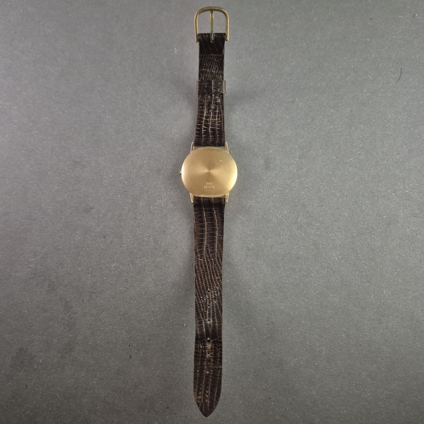 Edle Champ de Coeur Herrenarmbanduhr – 8K Goldgehäuse mit zeitlosem Design