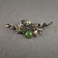 Antike Silberbrosche mit Rosenmotiv & grüner Jade – Filigrane Handwerkskunst