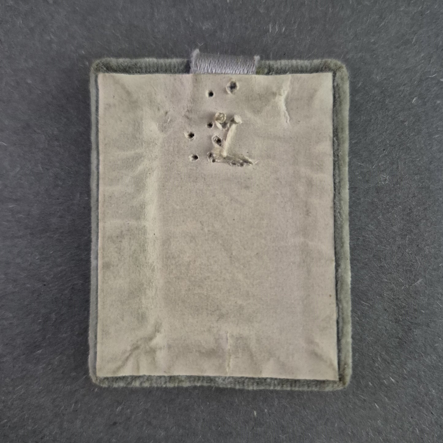 Antiker Medaillon-Anhänger mit Frauenprofil – Eleganz in Silber & Gold