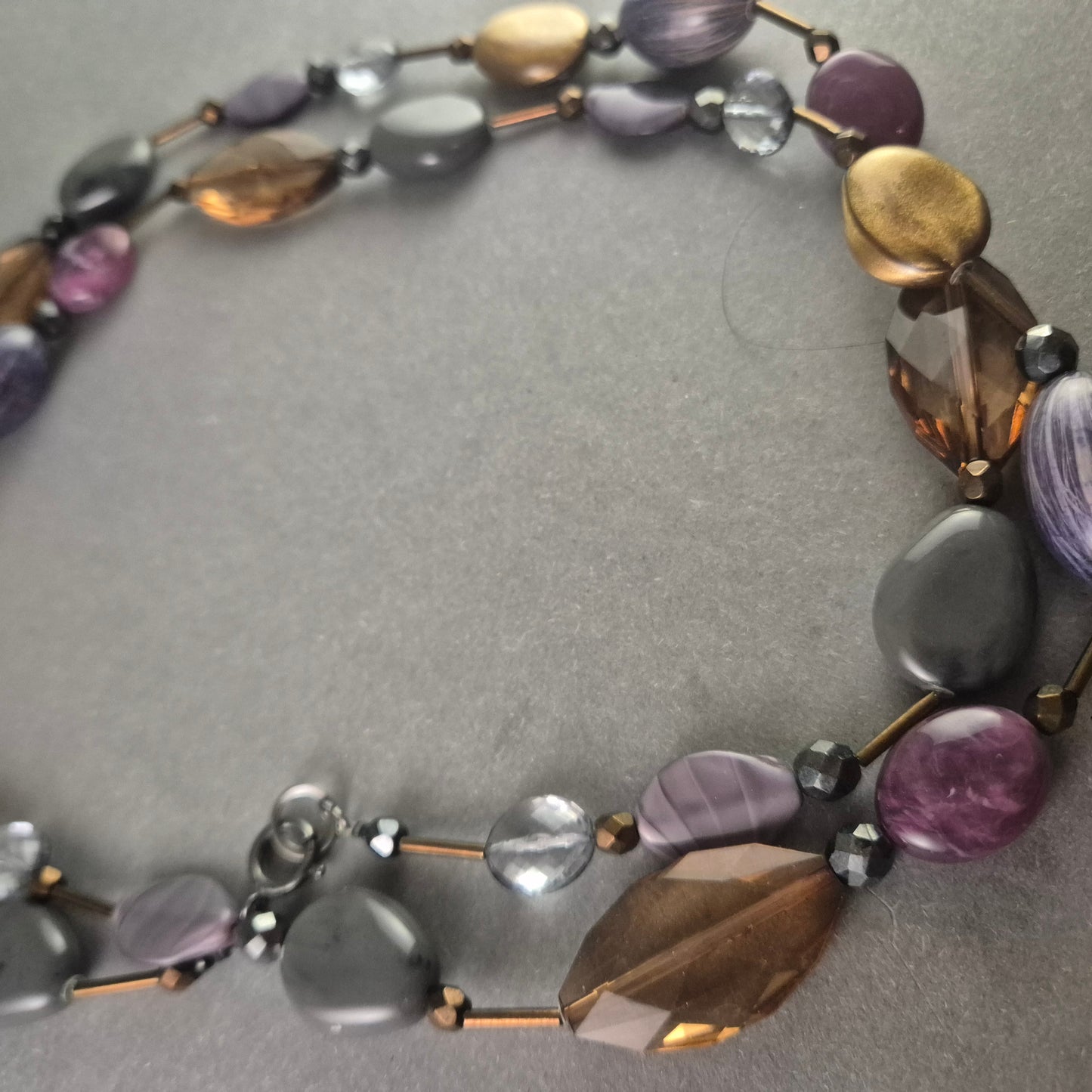 Vintage-Statement-Kette mit Glas- und Metallperlen – Elegante Erdtöne & Violett