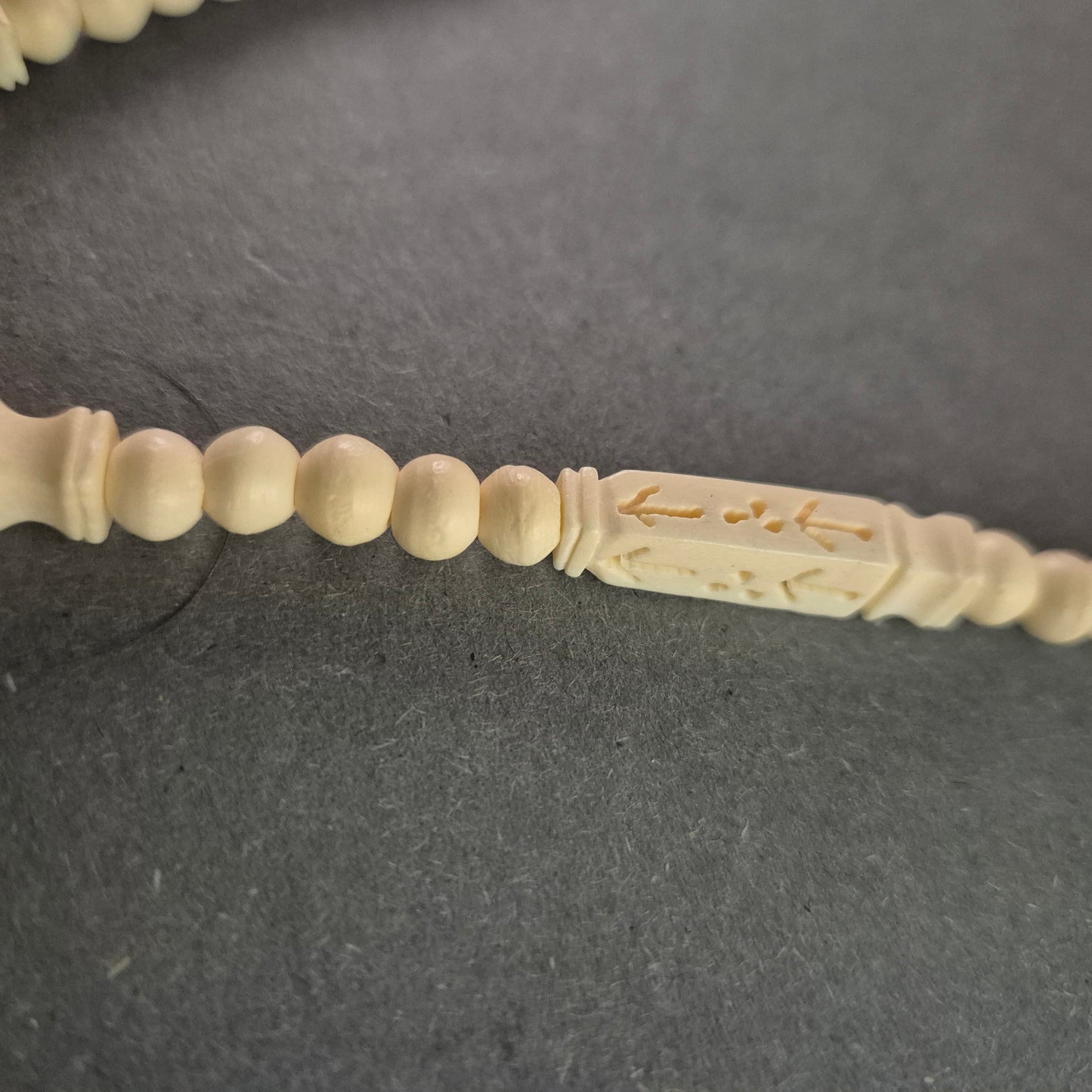 Vintage-Kette mit kunstvollem Drachenanhänger – Exotische Handwerkskunst