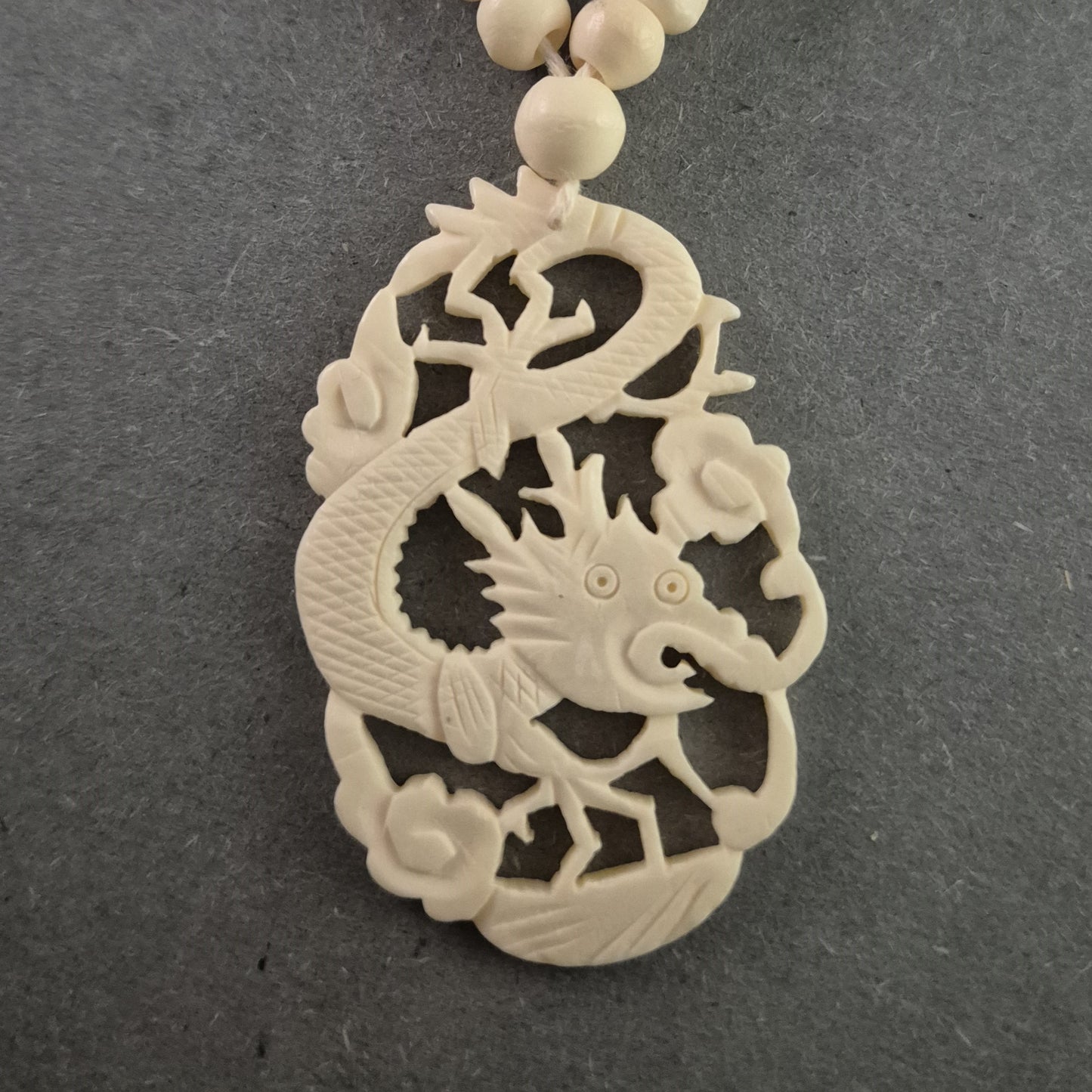 Vintage-Kette mit kunstvollem Drachenanhänger – Exotische Handwerkskunst