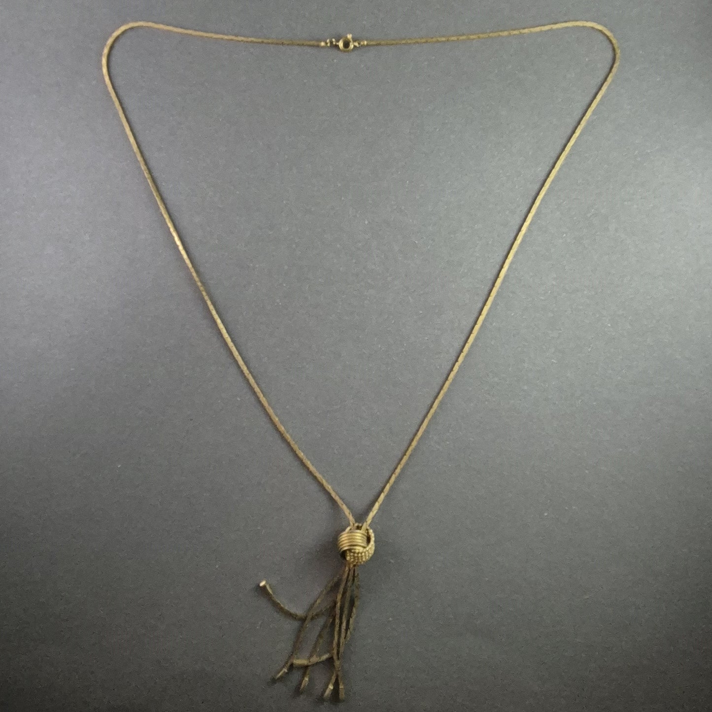 Vintage Goldfarbene Knoten-Halskette – Eleganter Retro-Stil