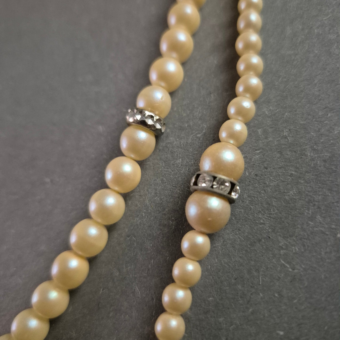 Elegante Vintage-Perlenkette – Zweireihiges Design mit 835er Silberverschluss