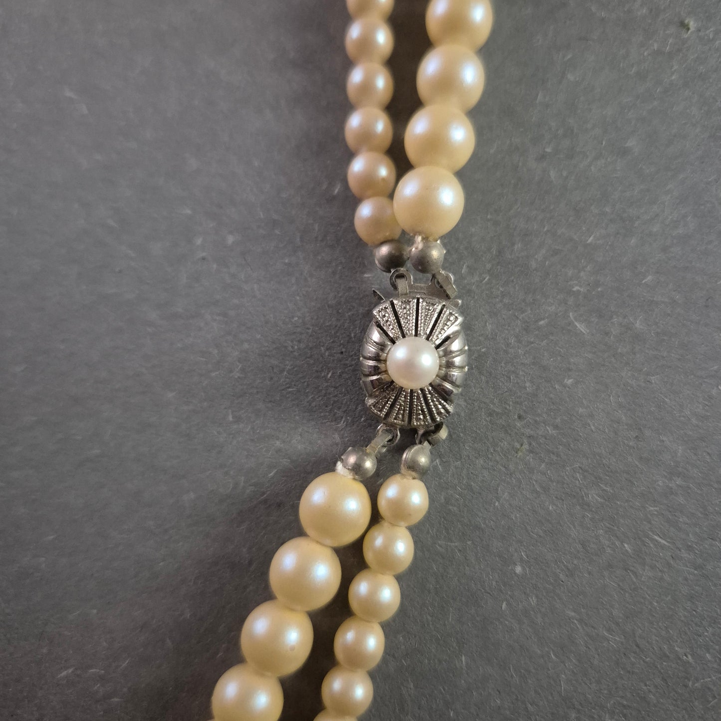 Elegante Vintage-Perlenkette – Zweireihiges Design mit 835er Silberverschluss