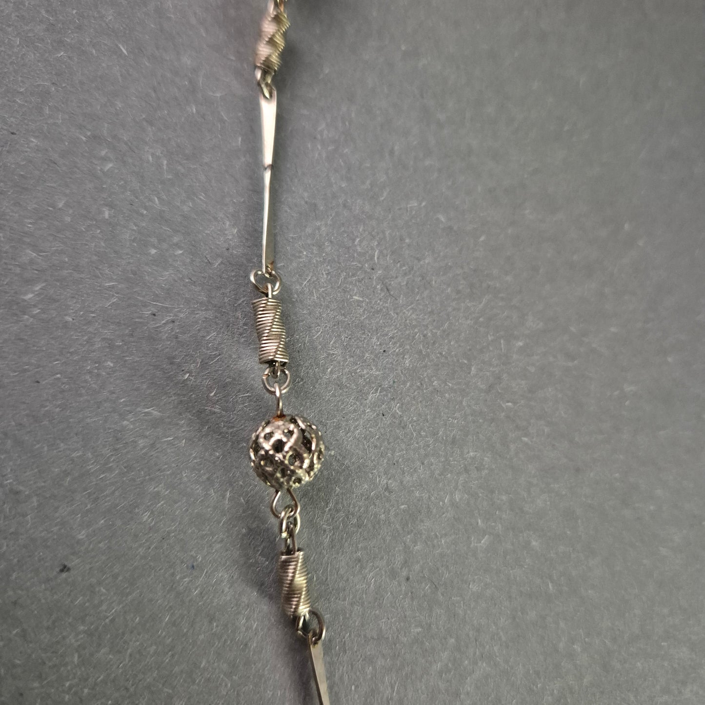 Antike Silberkette mit filigranen Kugel-Elementen – Eleganz & Handwerkskunst