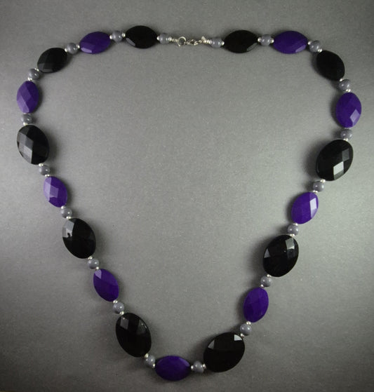 Elegante Statement-Halskette – Facettierte Perlen in Schwarz & Violett