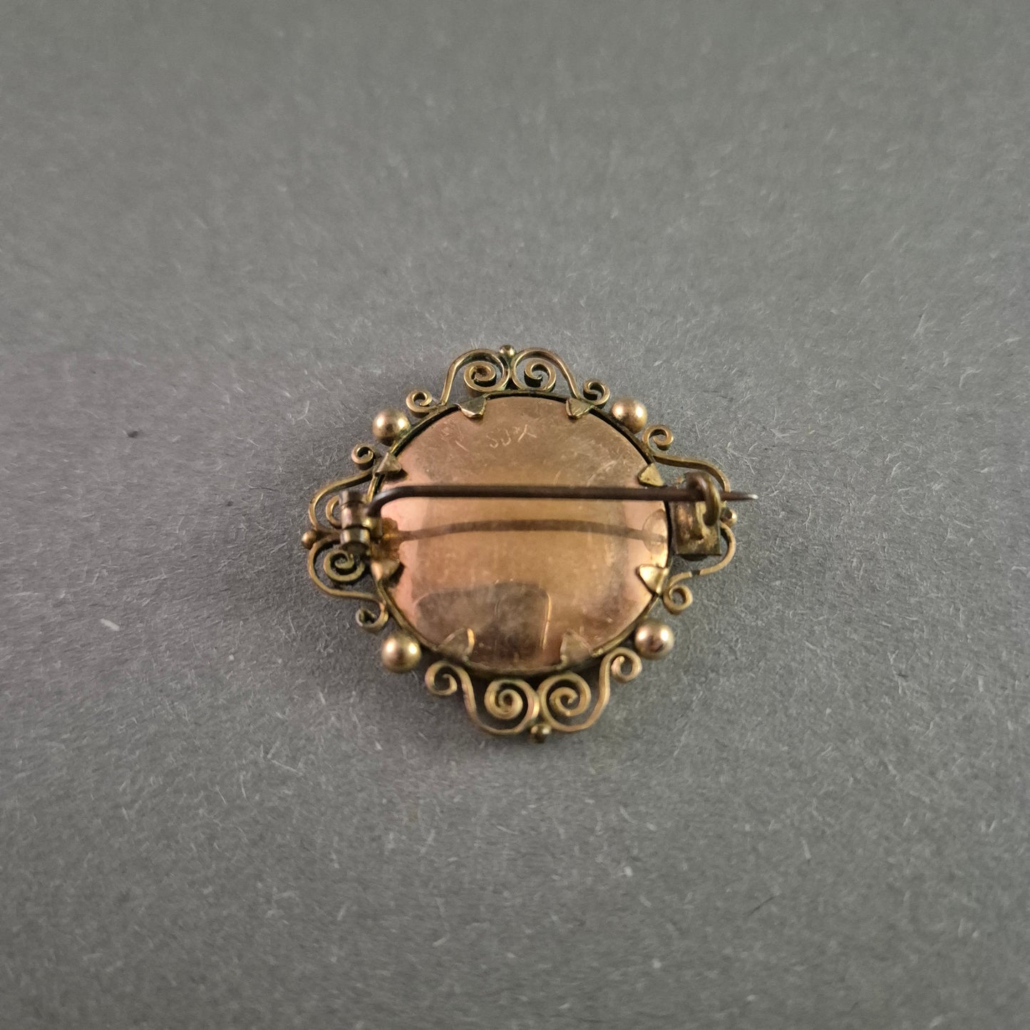 Antike Foto-Brosche – Edles Schmuckstück mit historischem Porträt