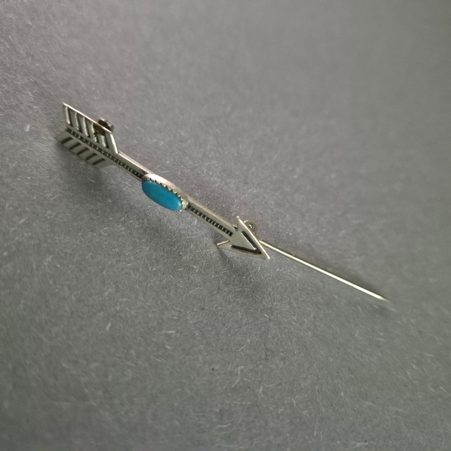 925 Sterling Silber Brosche in Pfeilform – Mit echtem Türkis