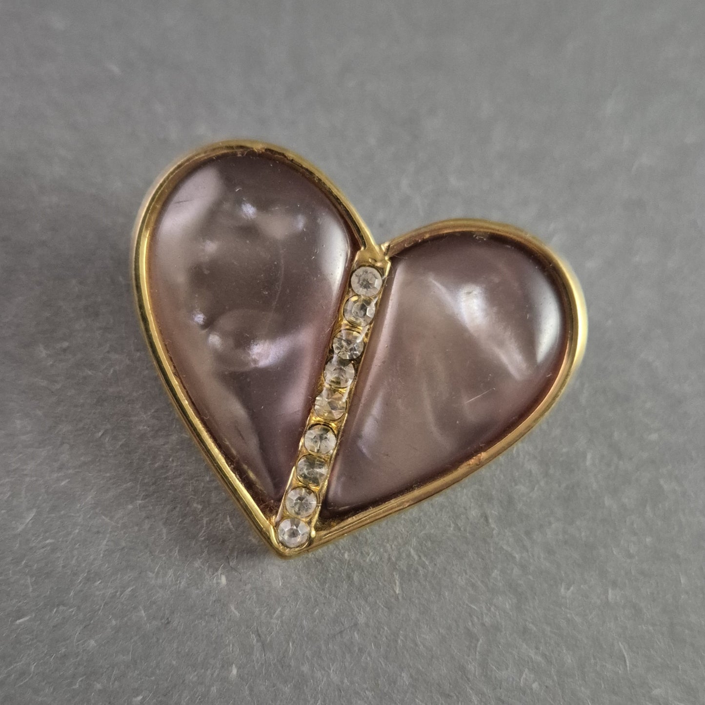 Elegante Vintage-Herz-Brosche mit Glassteinen – Romantischer Charme