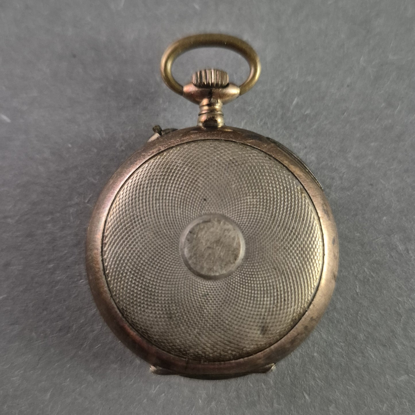 Elegante Vintage-Fächer-Brosche mit Strassverzierung