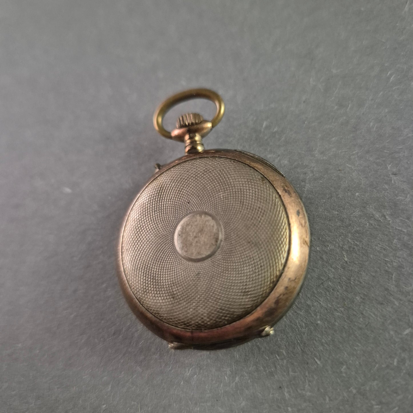 Elegante Vintage-Fächer-Brosche mit Strassverzierung