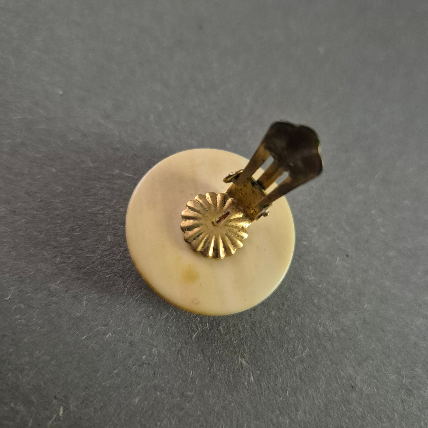 Elegante Vintage-Clip-Ohrringe in Elfenbeinoptik