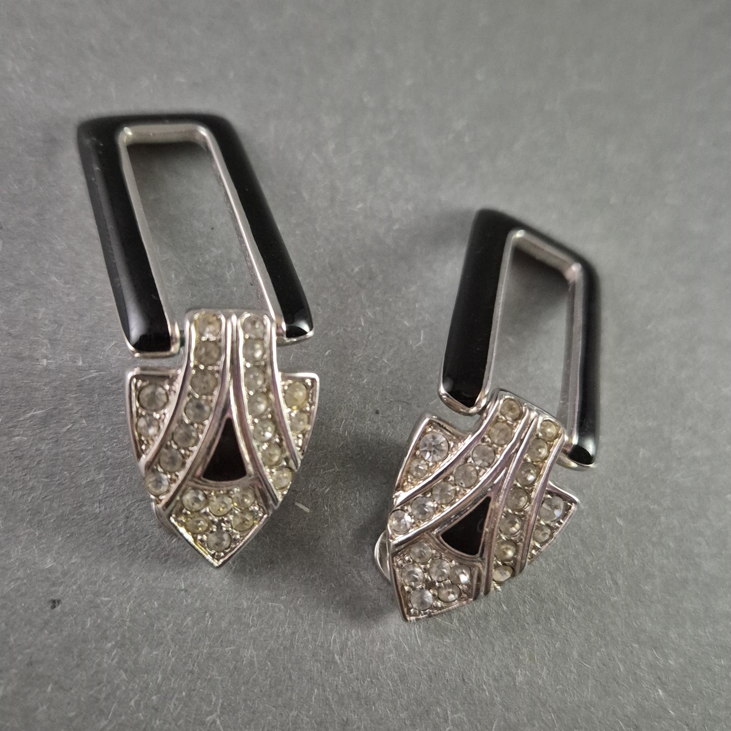 Elegante Art-Déco-Ohrringe mit Strass und schwarzer Emaille
