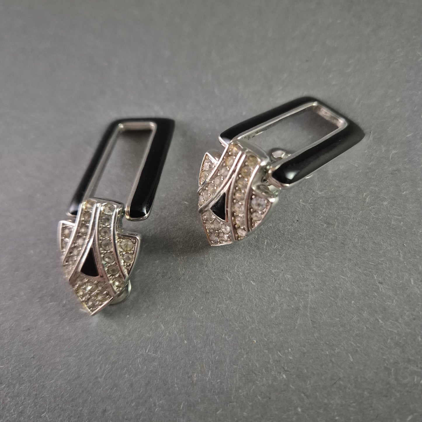 Elegante Art-Déco-Ohrringe mit Strass und schwarzer Emaille