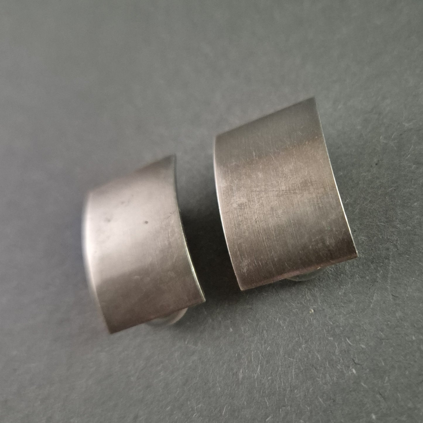 Minimalistische Vintage-Clip-Ohrringe in Silberoptik