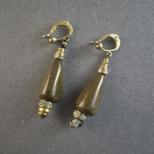 Elegante Vintage-Ohrhänger mit Tropfenperlen und Strassdetails