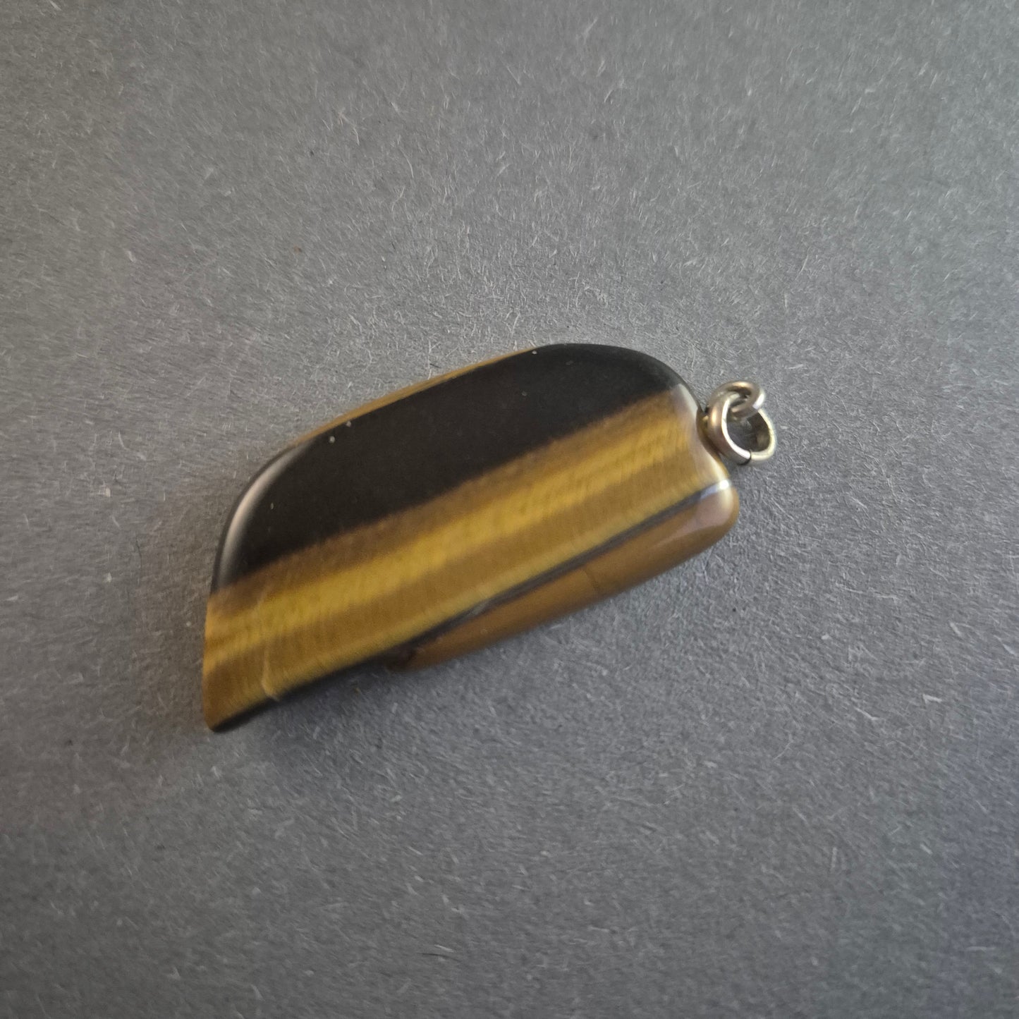Natürlicher Tigerauge-Anhänger – Einzigartiges Edelstein-Design