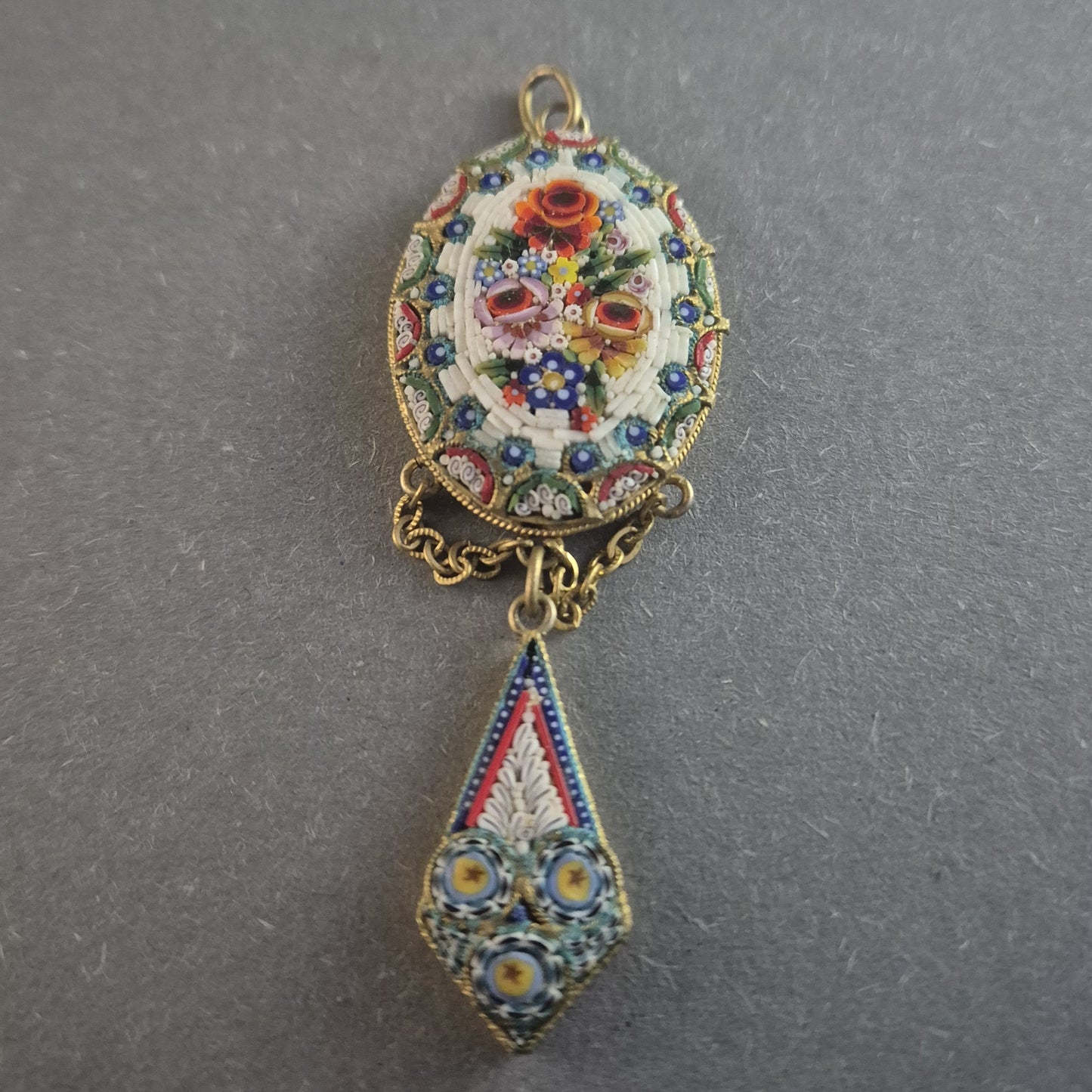 Antiker Mikromosaik-Anhänger – Florales Design mit filigranen Details