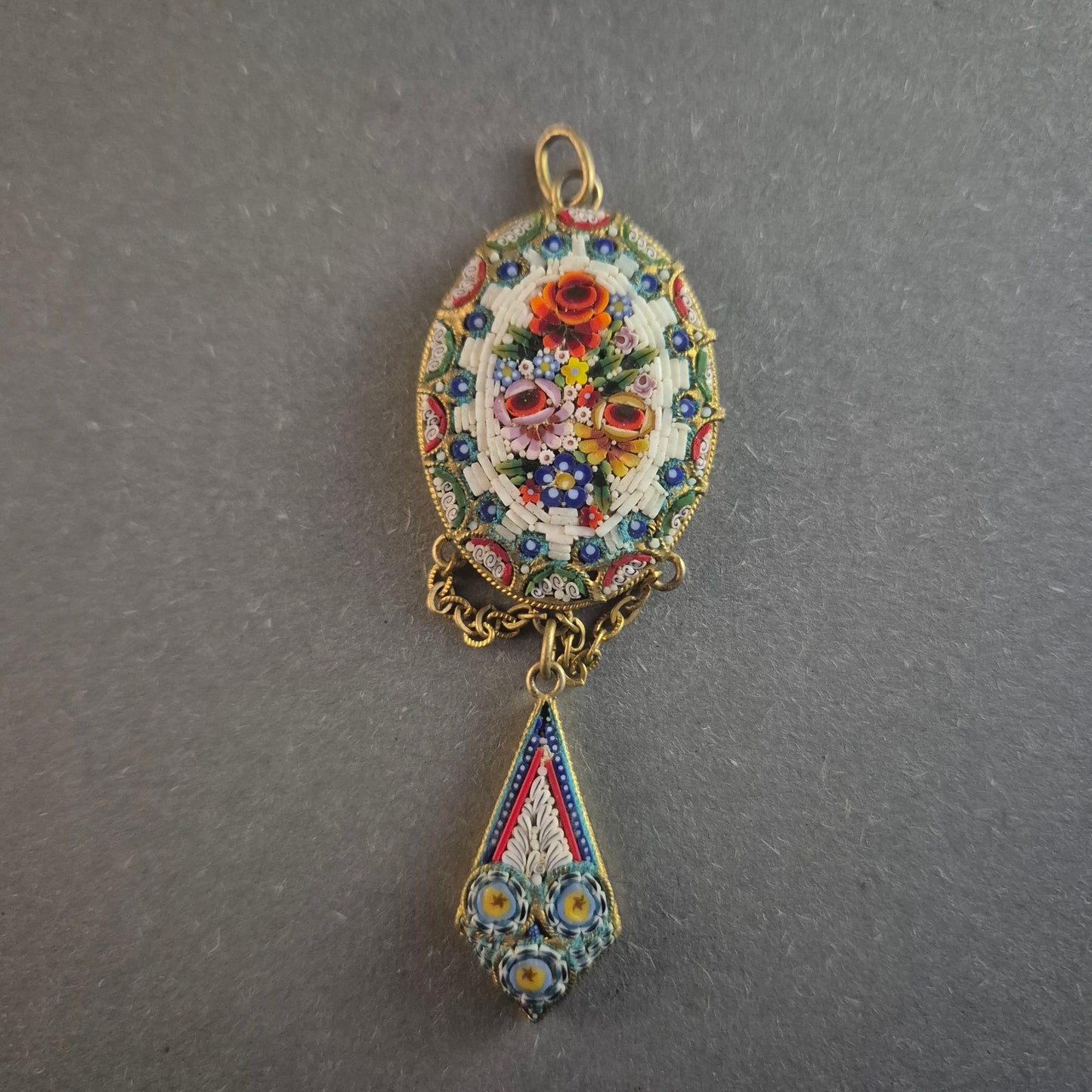 Antiker Mikromosaik-Anhänger – Florales Design mit filigranen Details