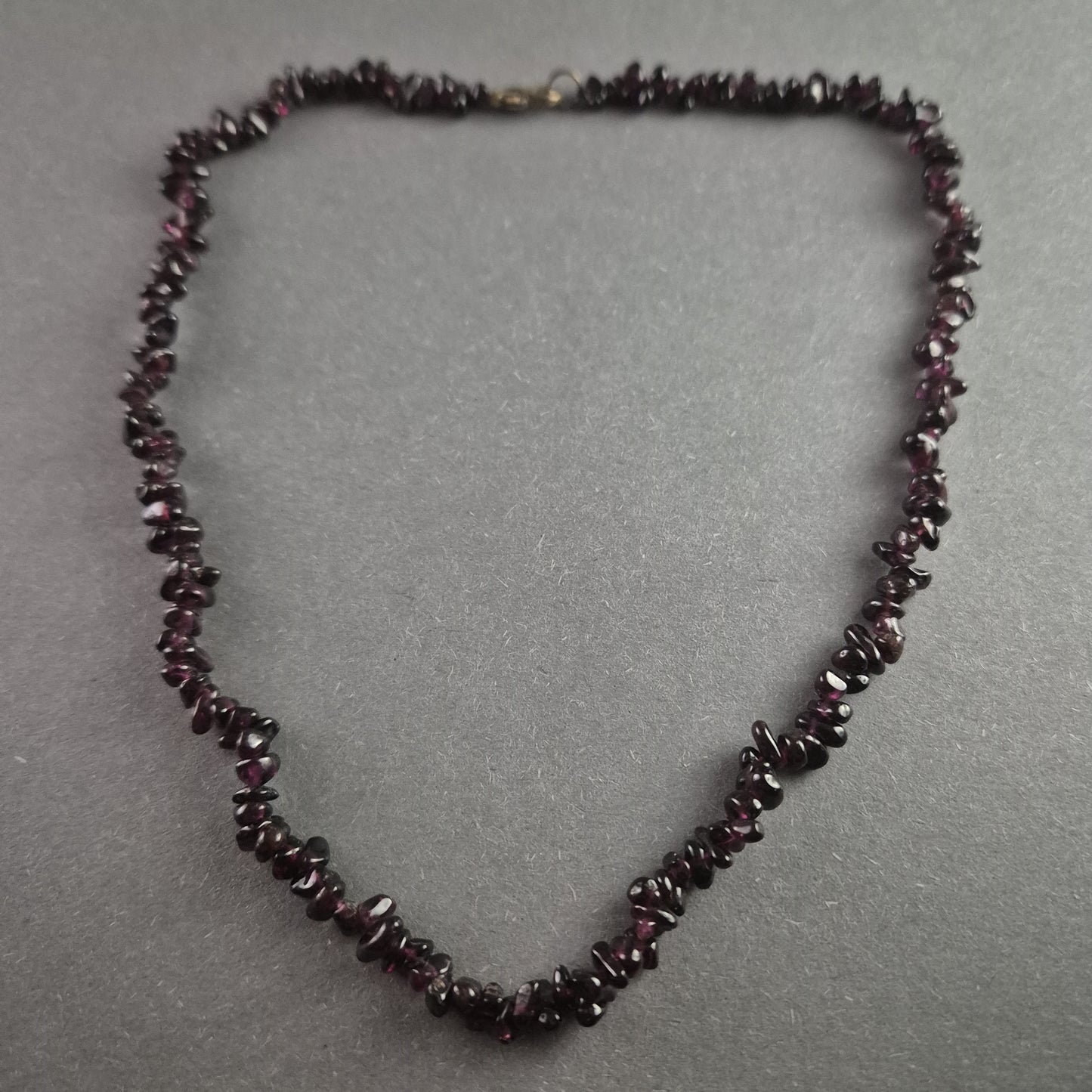 Natürliche Granatkette – Elegante Edelsteinperlen für zeitlose Schönheit