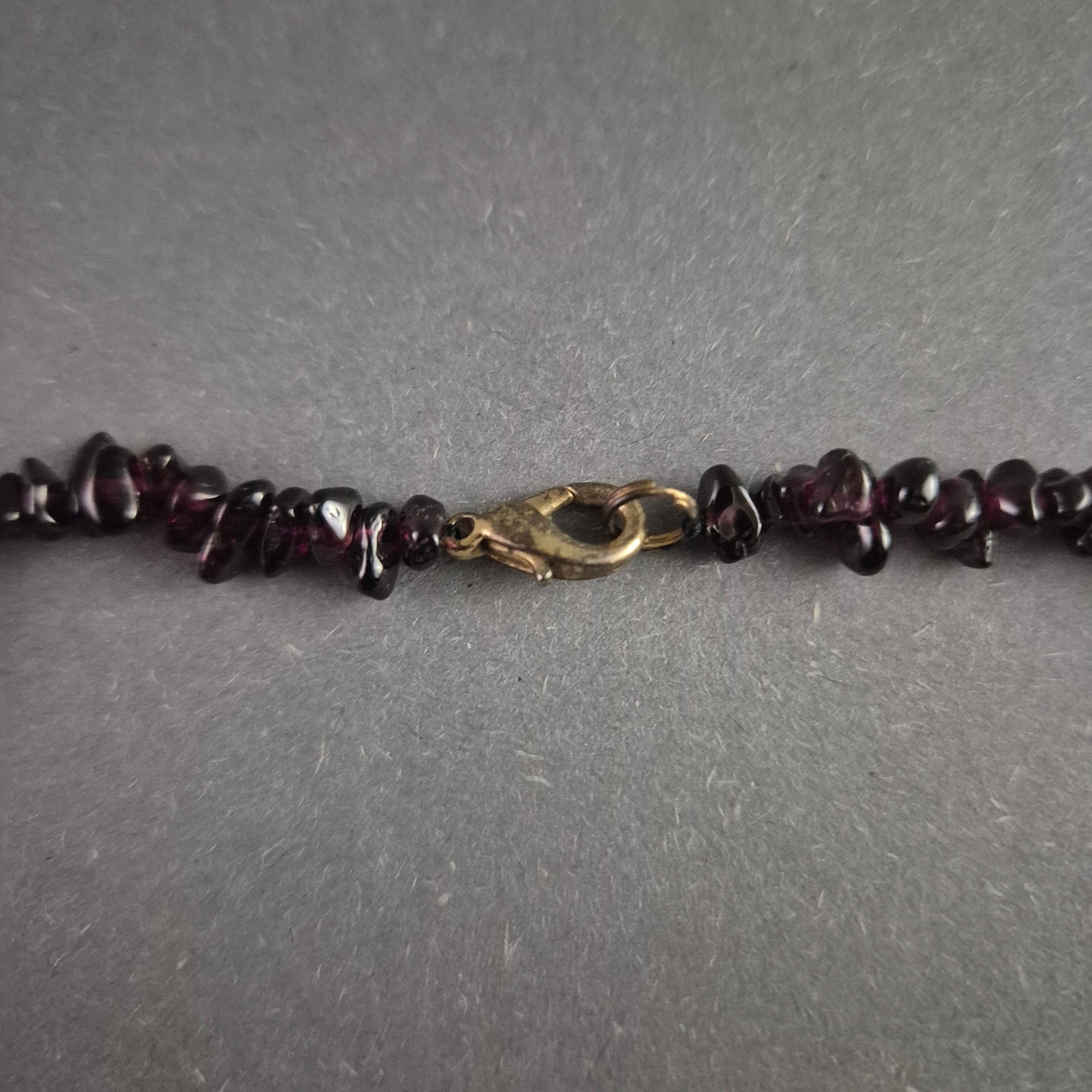 Natürliche Granatkette – Elegante Edelsteinperlen für zeitlose Schönheit