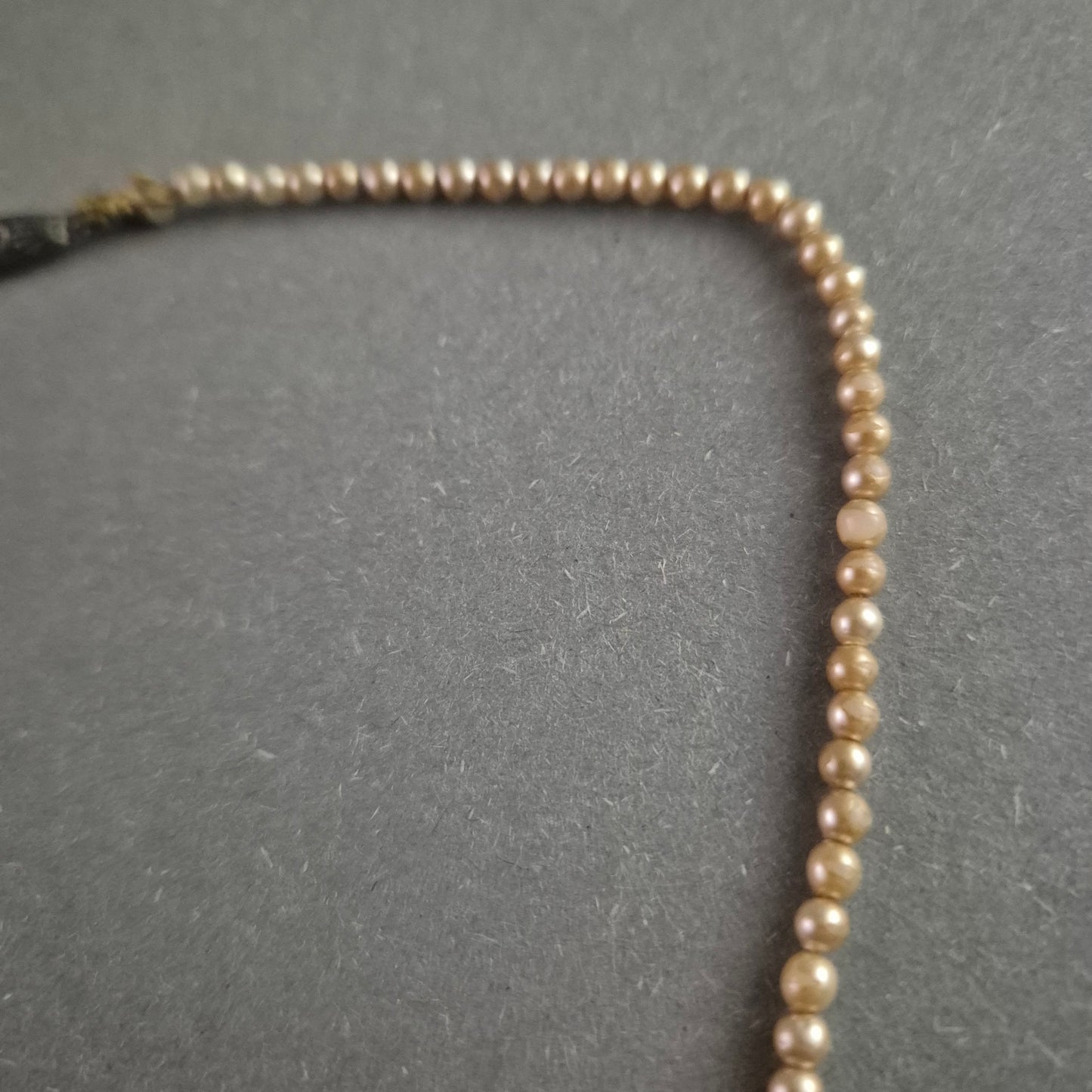 Elegante Vintage-Perlenkette mit 835er Silberverschluss – Klassische Schönheit