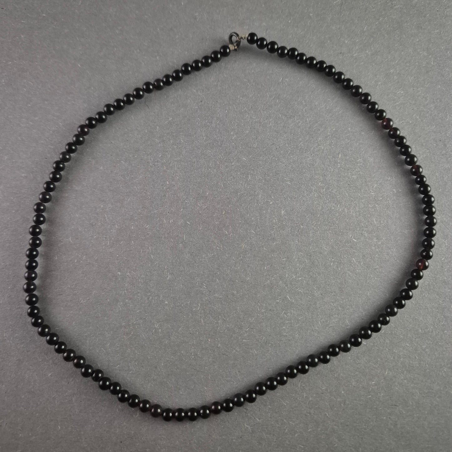 Elegante Onyxkette mit Silberverschluss – Klassische Schönheit in Schwarz