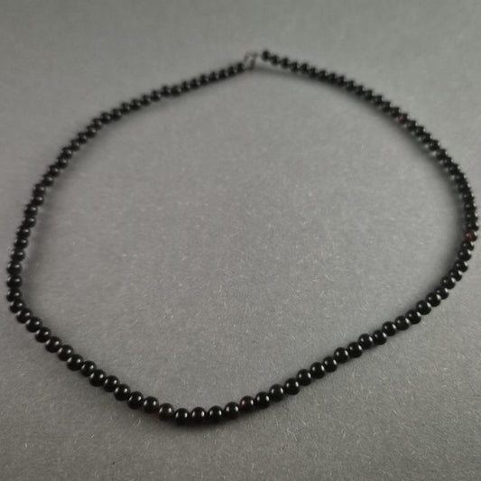 Elegante Onyxkette mit Silberverschluss – Klassische Schönheit in Schwarz