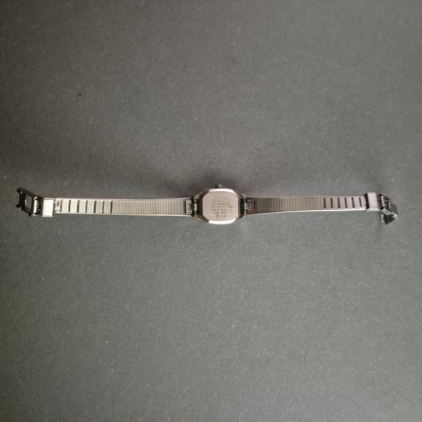 Elegante Citizen Damenarmbanduhr – Zeitloses Design mit Lederarmband