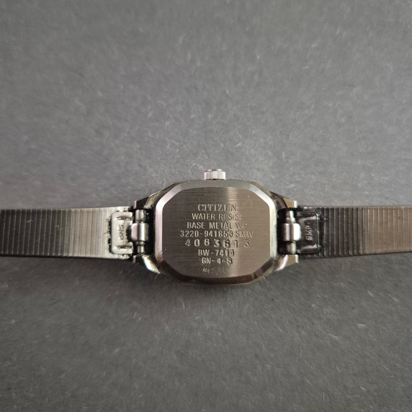 Elegante Citizen Damenarmbanduhr – Zeitloses Design mit Lederarmband