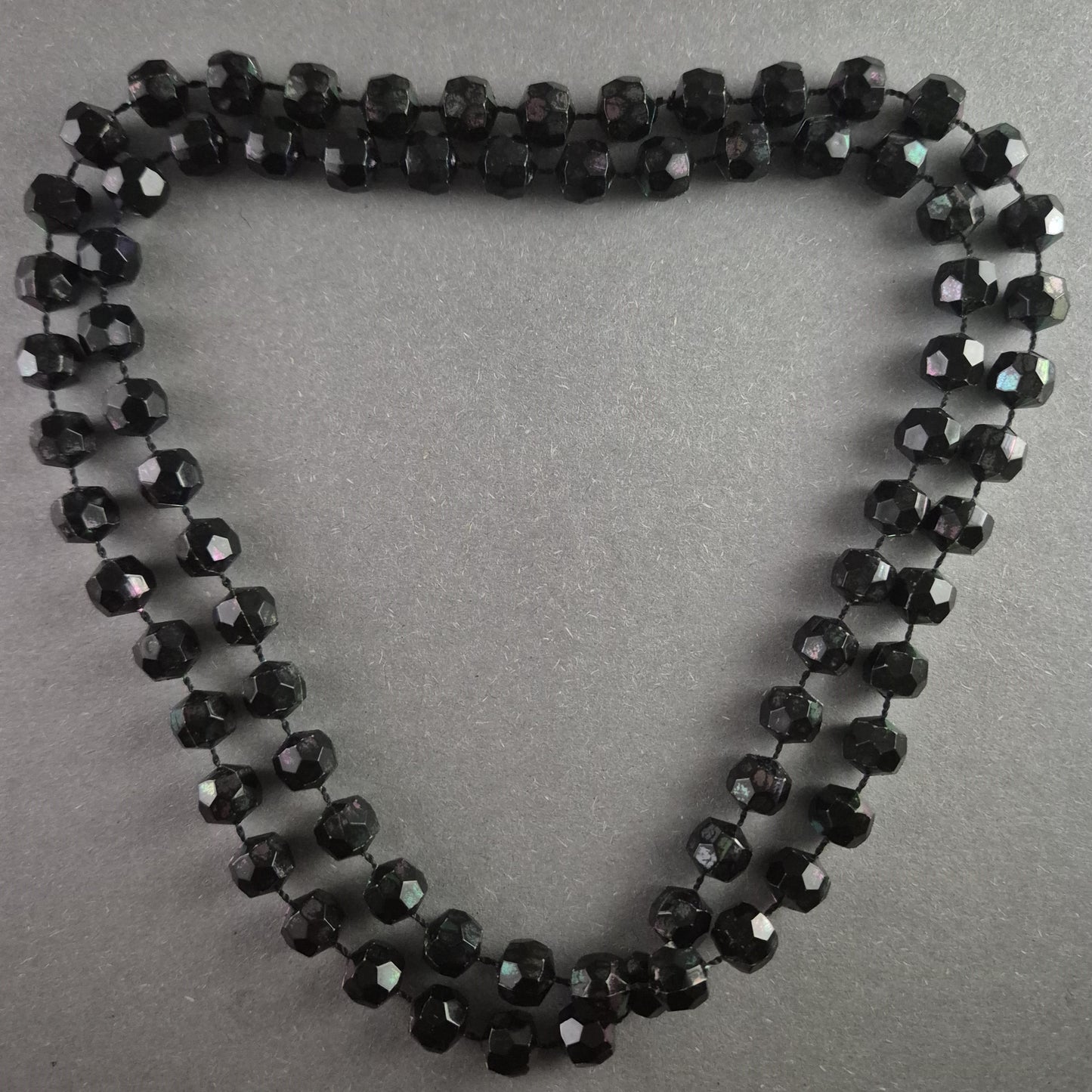 Elegante schwarze Glasperlenkette – Zeitlose Schönheit für jeden Anlass