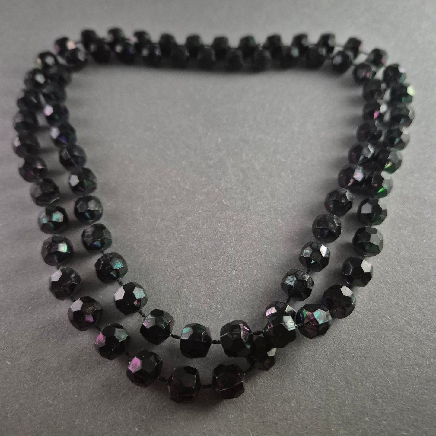 Elegante schwarze Glasperlenkette – Zeitlose Schönheit für jeden Anlass