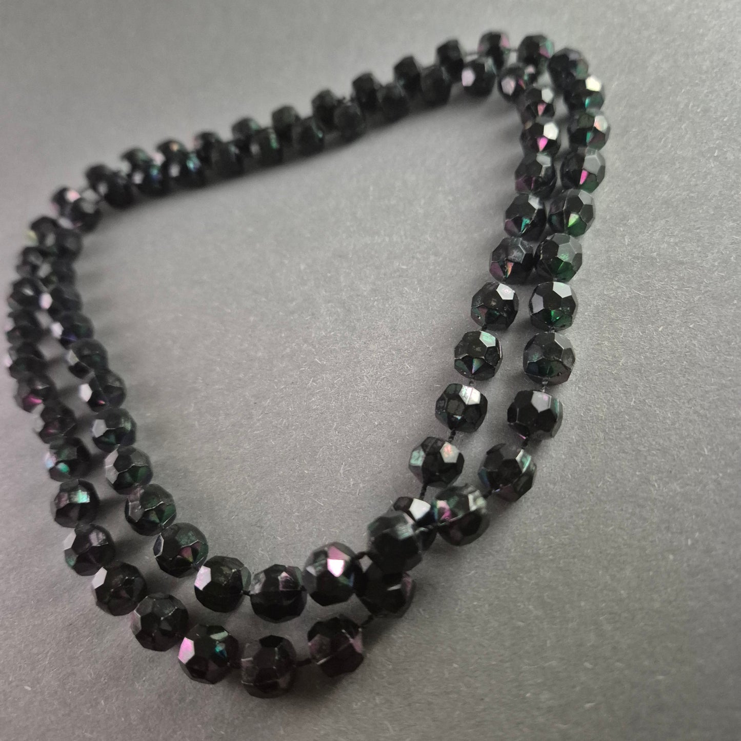 Elegante schwarze Glasperlenkette – Zeitlose Schönheit für jeden Anlass